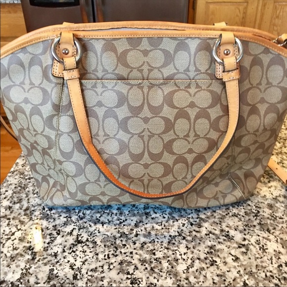 Coach purse - Picture 3 of 7